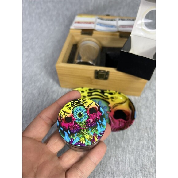 Bamboo Stash box, Skull Design - Picture 14 of 16